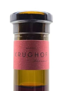 Weingut Krughof - SCHWARZRIESLING Trocken 2022 9 Weingut Krughof - SCHWARZRIESLING Trocken 2022 -Der Schnapsstodl Verkäufe KrughofSchwarzriesling4